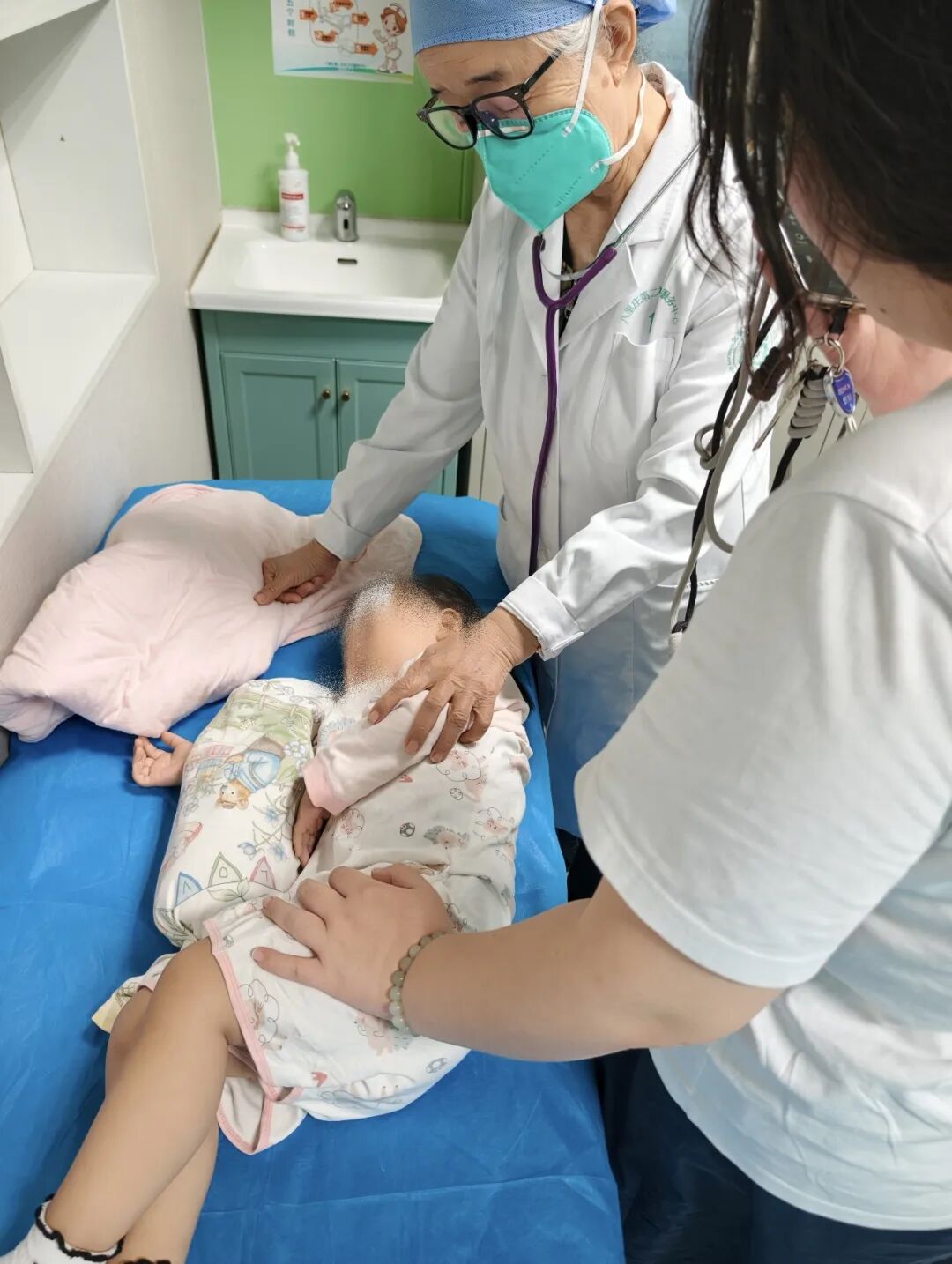 社区儿科显担当：争分夺秒护佑高热惊厥幼童